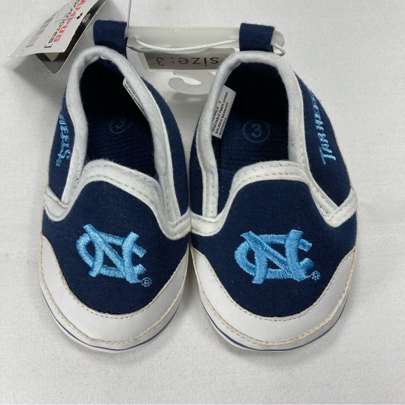 UNC Tarheels Slip-On Infant Shoes Size 3 Campus Footnotes - Picture 4 of 11